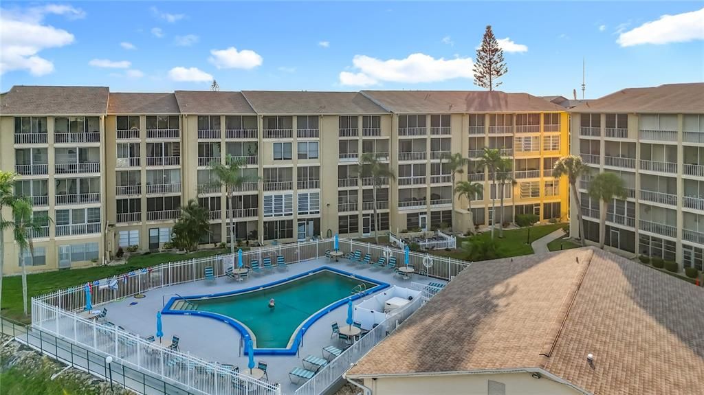 For Sale: $94,900 (2 beds, 1 baths, 960 Square Feet)