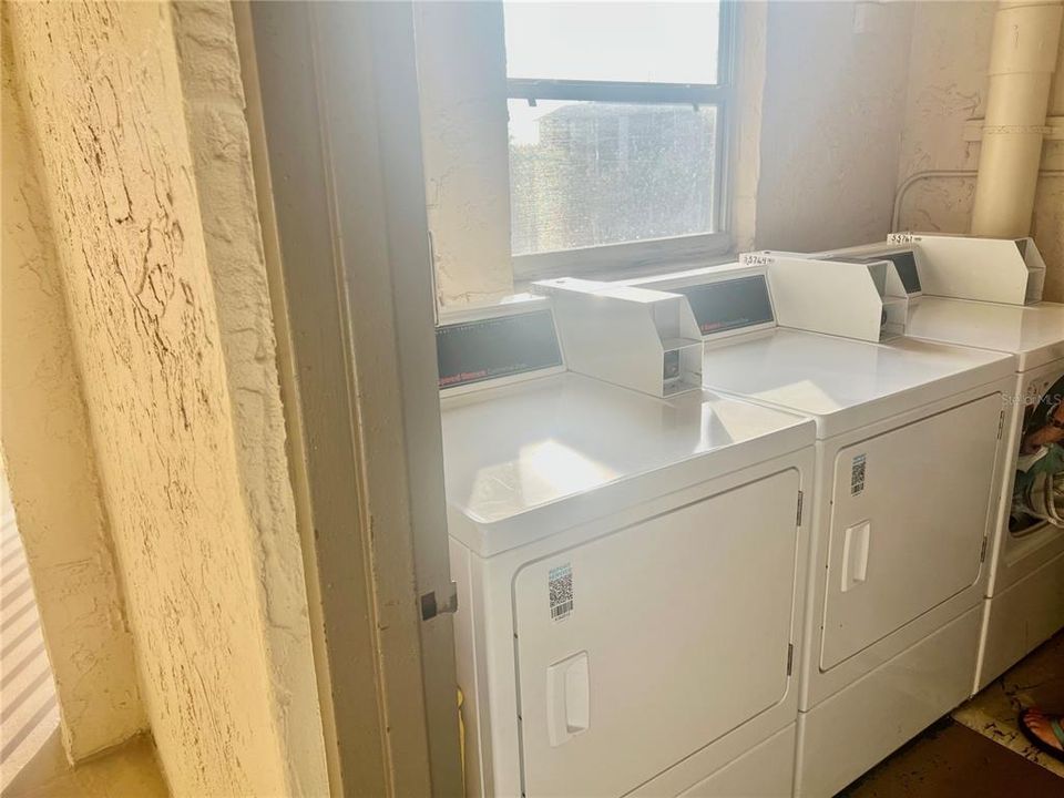 For Sale: $94,900 (2 beds, 1 baths, 960 Square Feet)