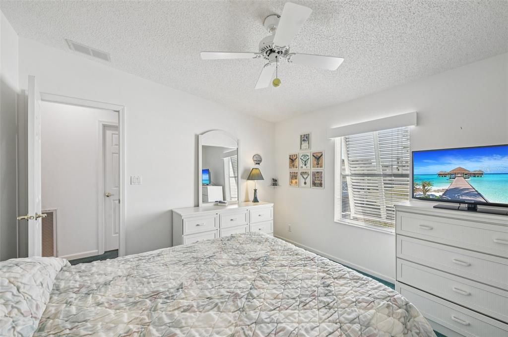 For Sale: $275,000 (2 beds, 2 baths, 1842 Square Feet)