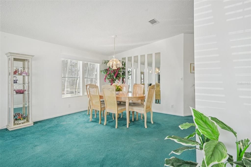 For Sale: $275,000 (2 beds, 2 baths, 1842 Square Feet)