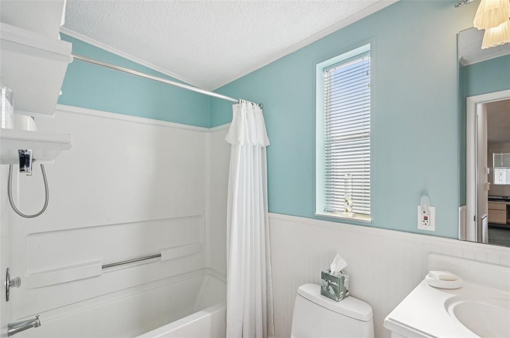 For Sale: $275,000 (2 beds, 2 baths, 1842 Square Feet)