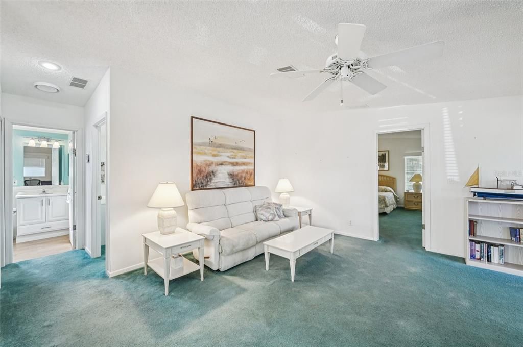 For Sale: $275,000 (2 beds, 2 baths, 1842 Square Feet)