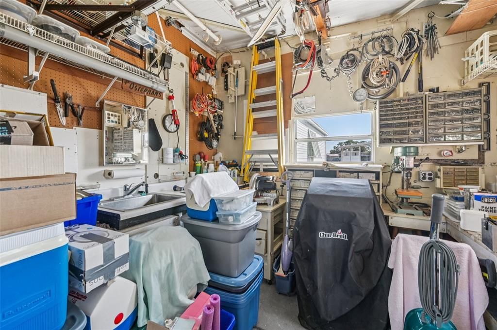 For Sale: $275,000 (2 beds, 2 baths, 1842 Square Feet)