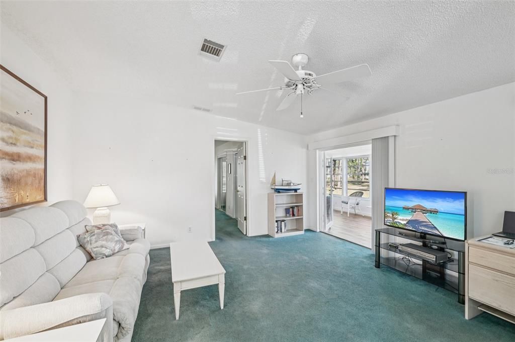 For Sale: $275,000 (2 beds, 2 baths, 1842 Square Feet)