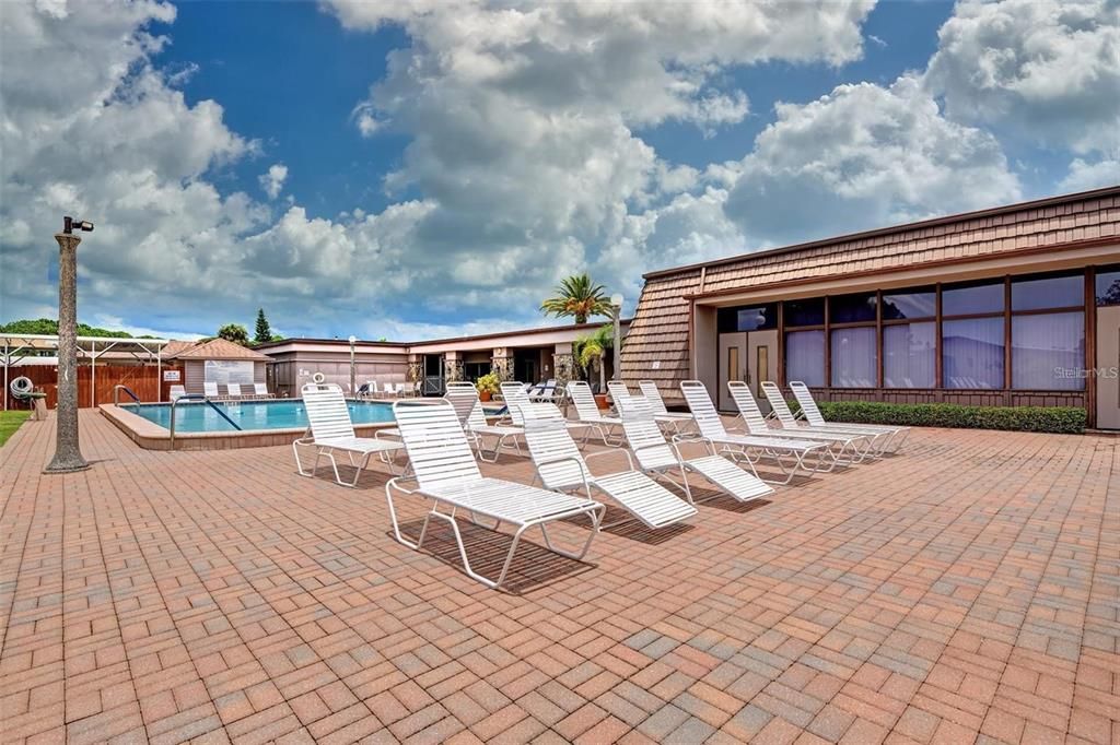 For Sale: $275,000 (2 beds, 2 baths, 1842 Square Feet)