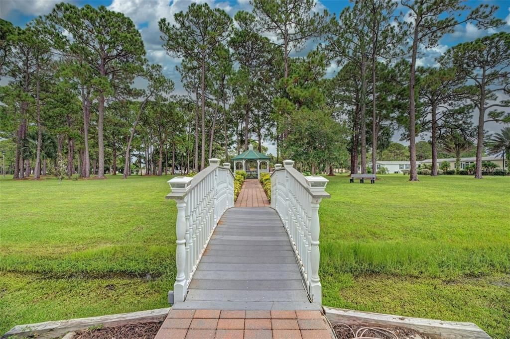 For Sale: $275,000 (2 beds, 2 baths, 1842 Square Feet)