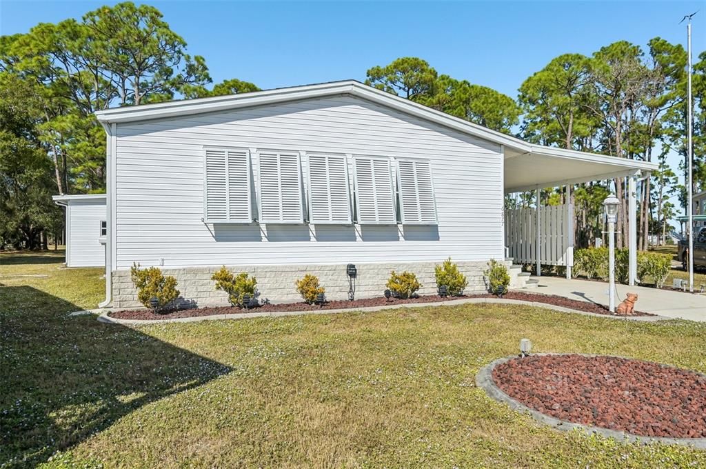 For Sale: $275,000 (2 beds, 2 baths, 1842 Square Feet)