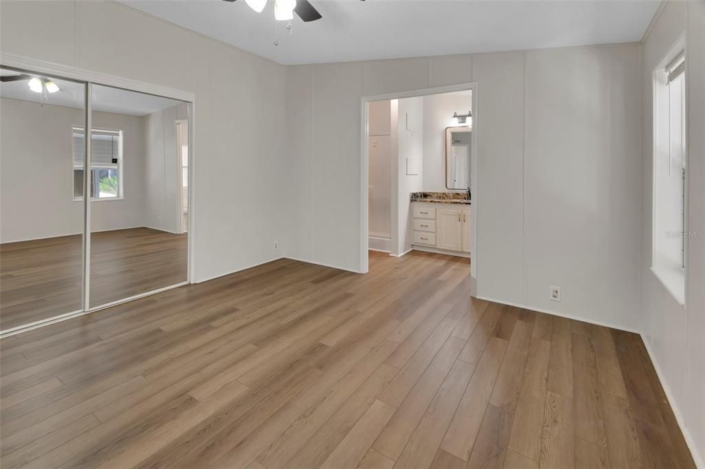 待售: $299,900 (3 贝兹, 2 浴室, 1296 平方英尺)