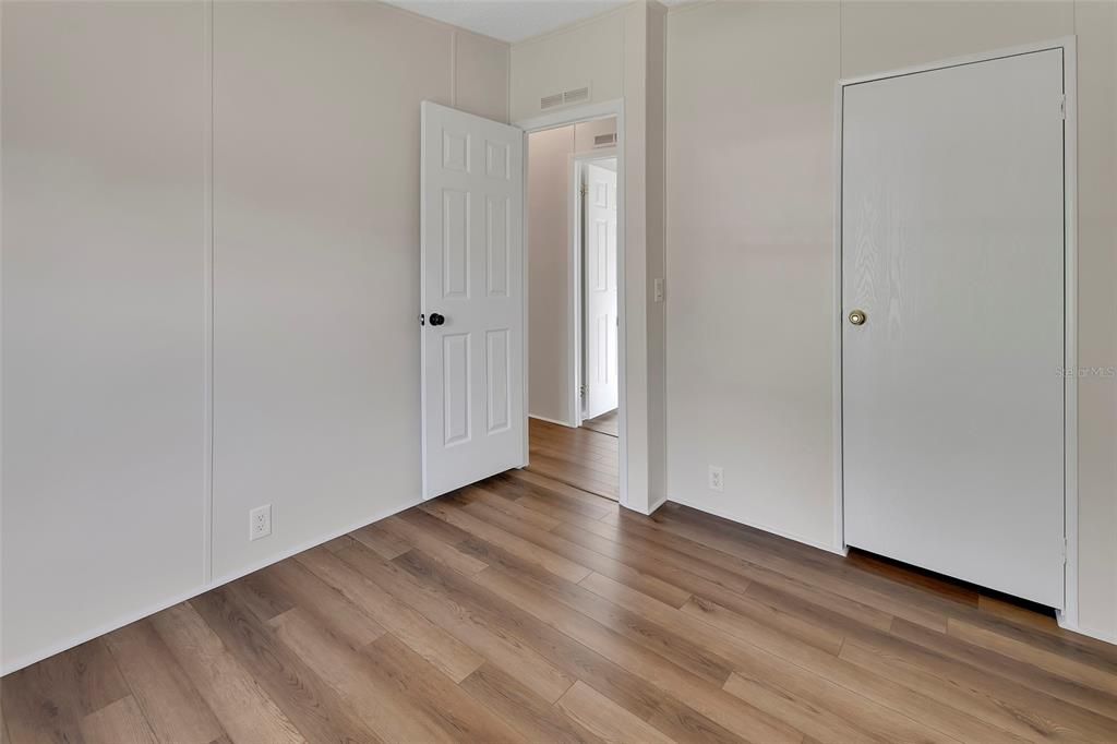 待售: $299,900 (3 贝兹, 2 浴室, 1296 平方英尺)