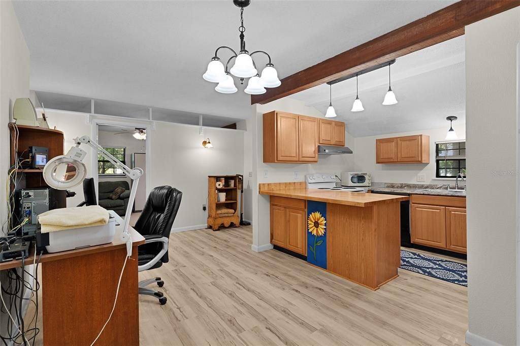 For Sale: $759,000 (3 beds, 1 baths, 1202 Square Feet)