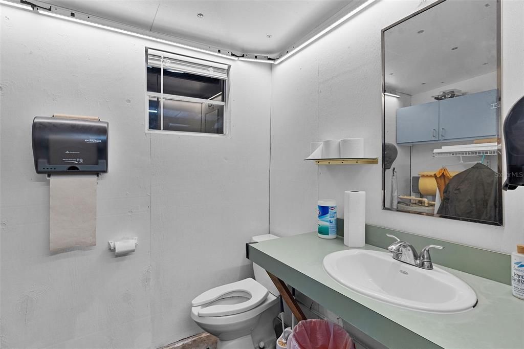 For Sale: $759,000 (3 beds, 1 baths, 1202 Square Feet)