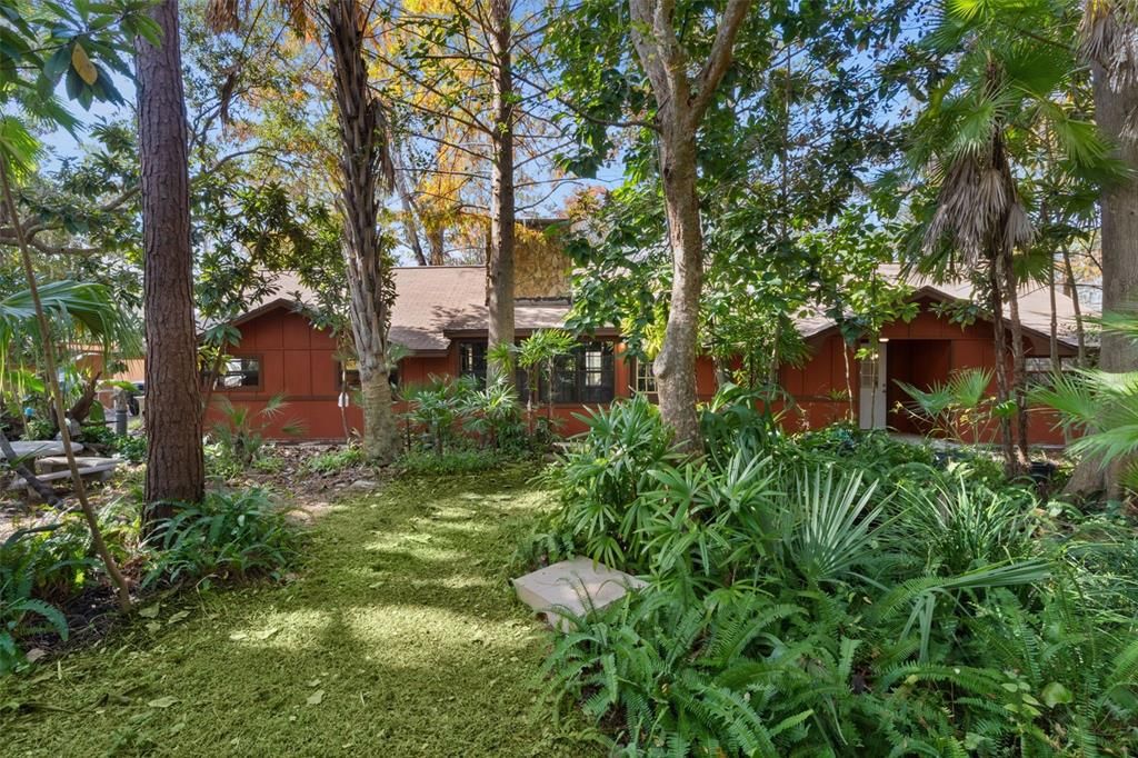 For Sale: $759,000 (3 beds, 1 baths, 1202 Square Feet)