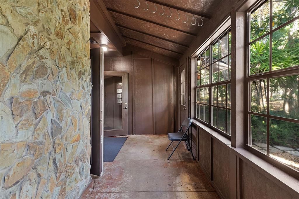 For Sale: $759,000 (3 beds, 1 baths, 1202 Square Feet)