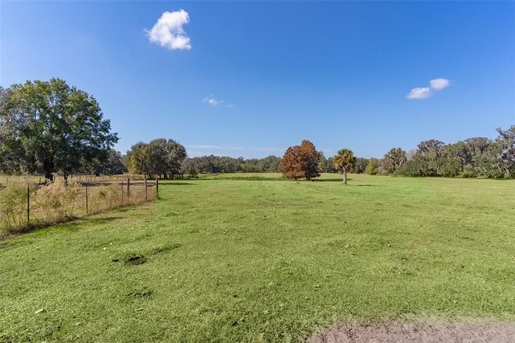 For Sale: $759,000 (3 beds, 1 baths, 1202 Square Feet)