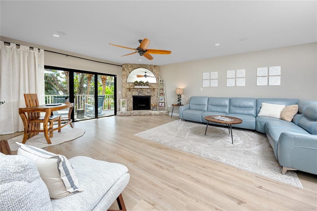 待售: $685,000 (2 贝兹, 2 浴室, 1750 平方英尺)