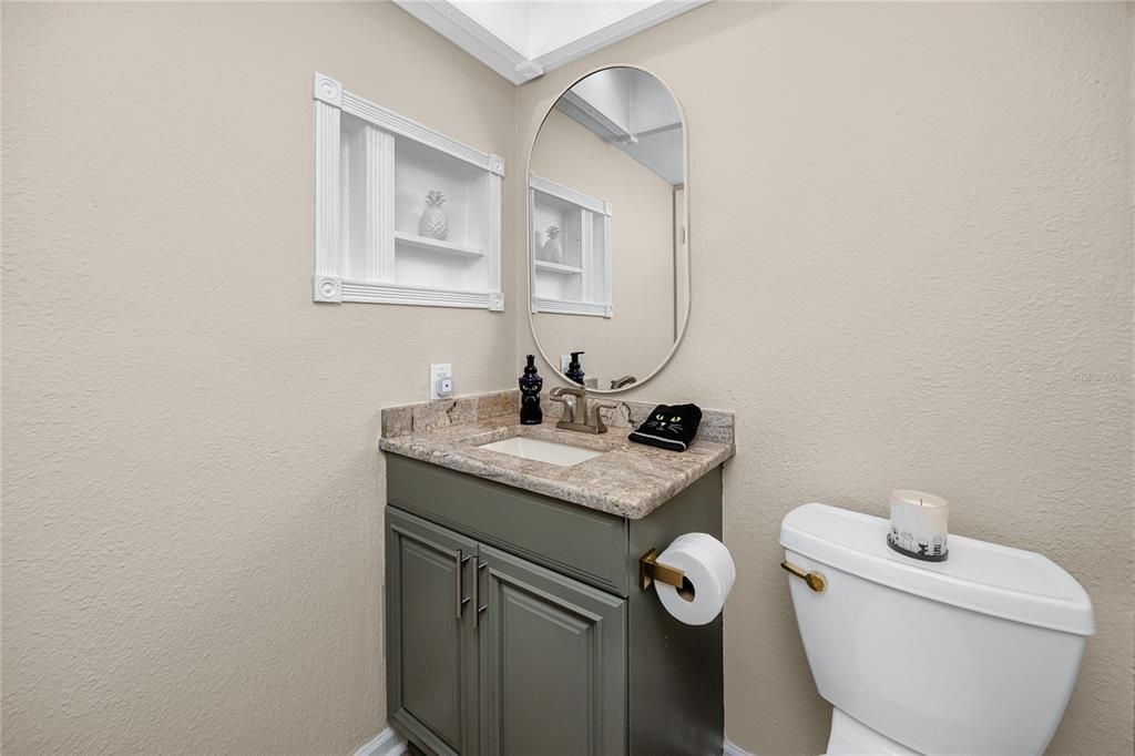 待售: $685,000 (2 贝兹, 2 浴室, 1750 平方英尺)