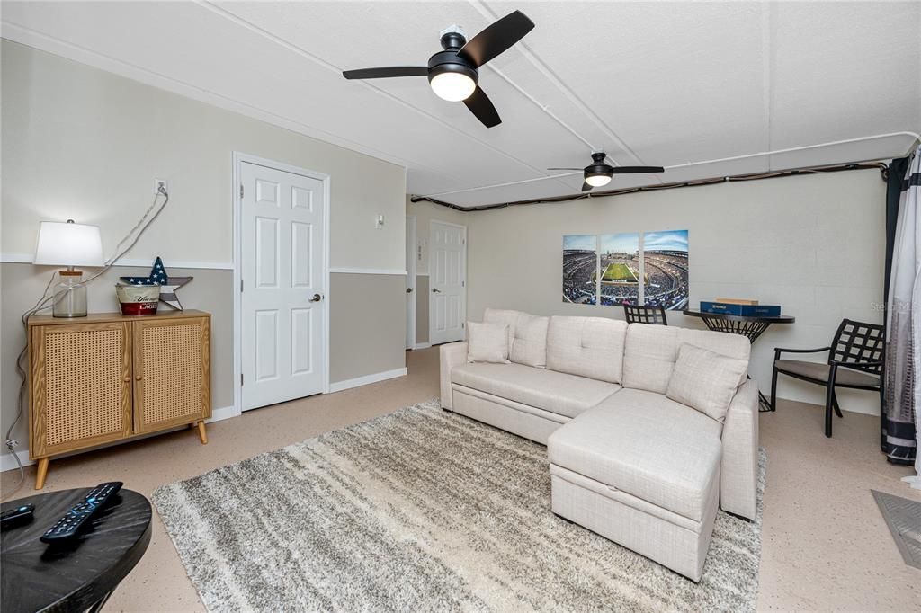 待售: $685,000 (2 贝兹, 2 浴室, 1750 平方英尺)