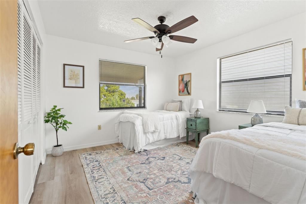 For Sale: $600,000 (3 beds, 2 baths, 1260 Square Feet)