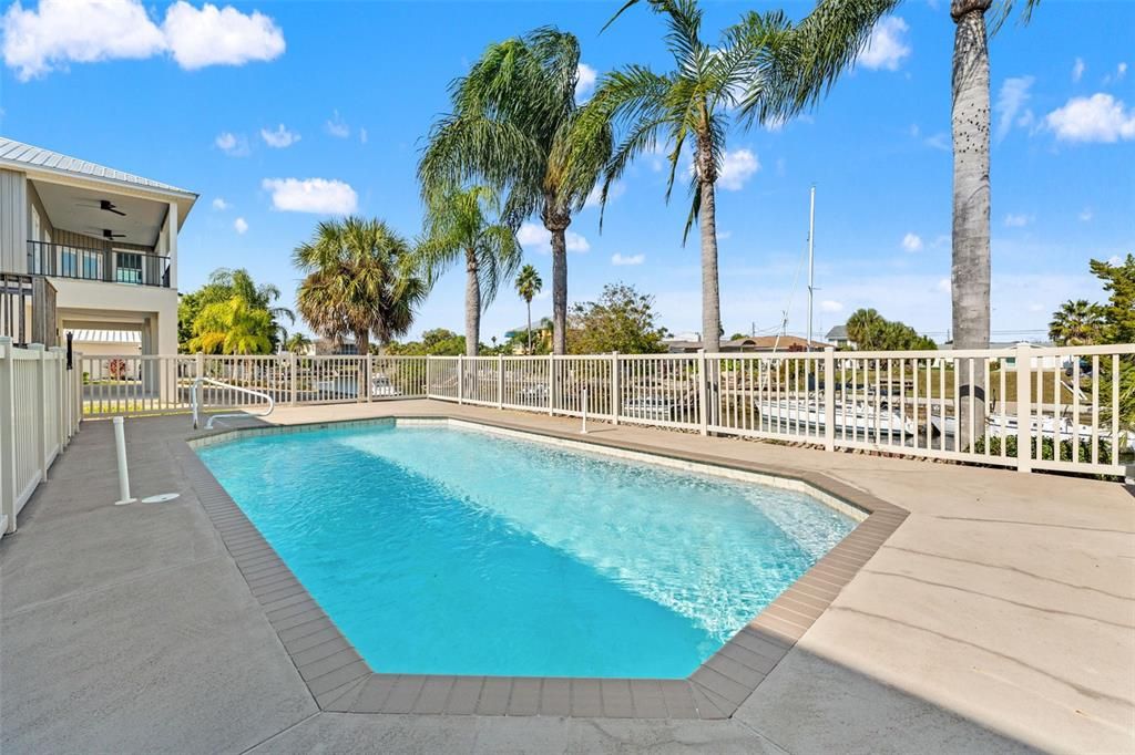 For Sale: $600,000 (3 beds, 2 baths, 1260 Square Feet)