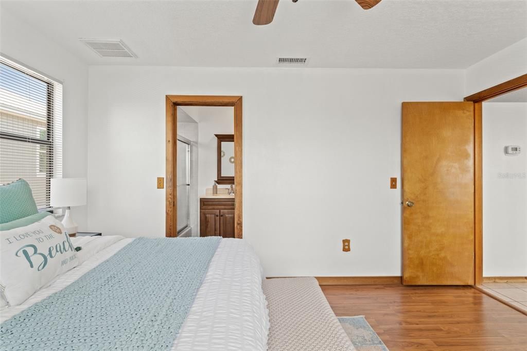 For Sale: $600,000 (3 beds, 2 baths, 1260 Square Feet)