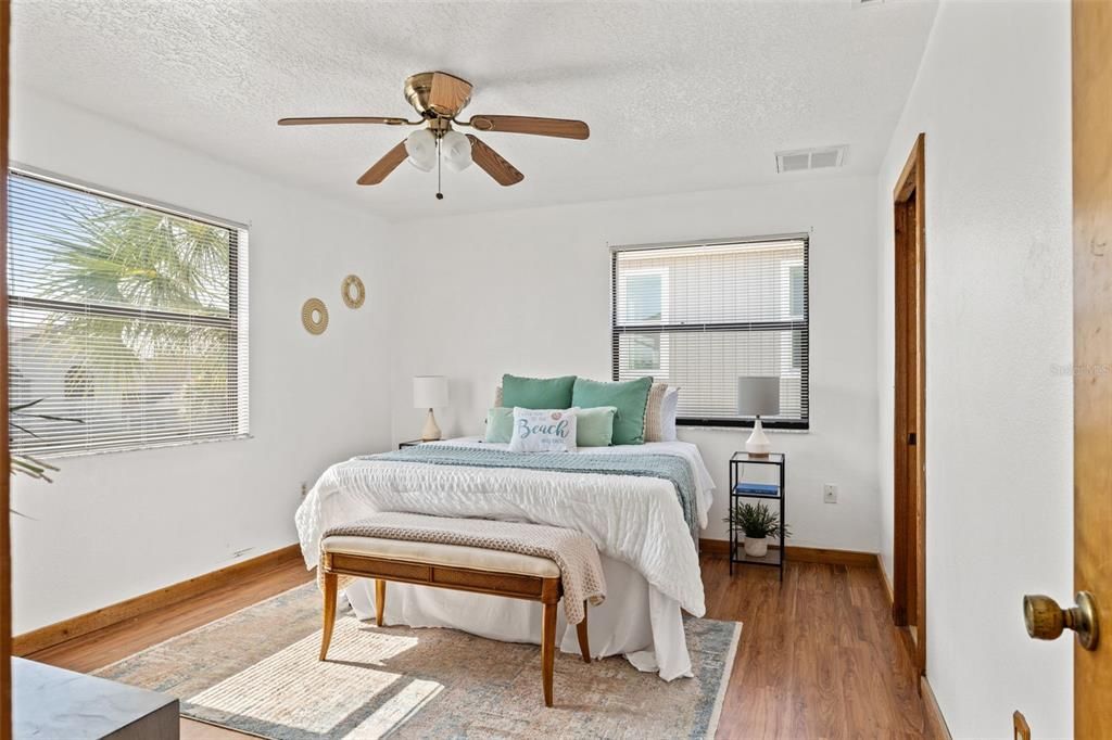 For Sale: $600,000 (3 beds, 2 baths, 1260 Square Feet)