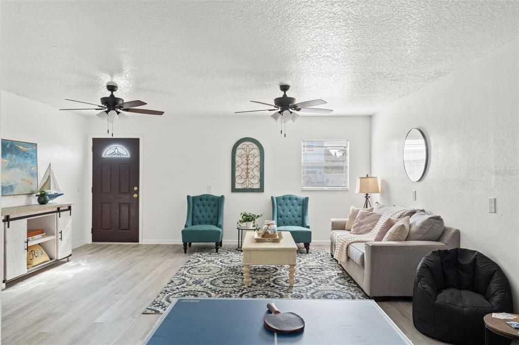 For Sale: $600,000 (3 beds, 2 baths, 1260 Square Feet)