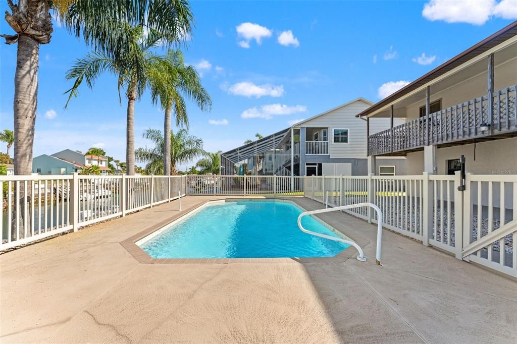 For Sale: $600,000 (3 beds, 2 baths, 1260 Square Feet)