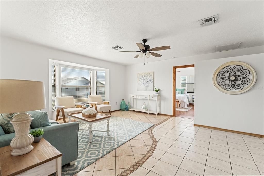 For Sale: $600,000 (3 beds, 2 baths, 1260 Square Feet)