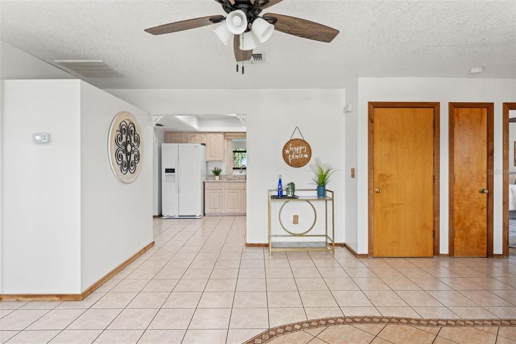 For Sale: $600,000 (3 beds, 2 baths, 1260 Square Feet)