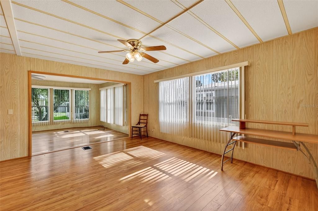 For Sale: $129,000 (2 beds, 2 baths, 1224 Square Feet)