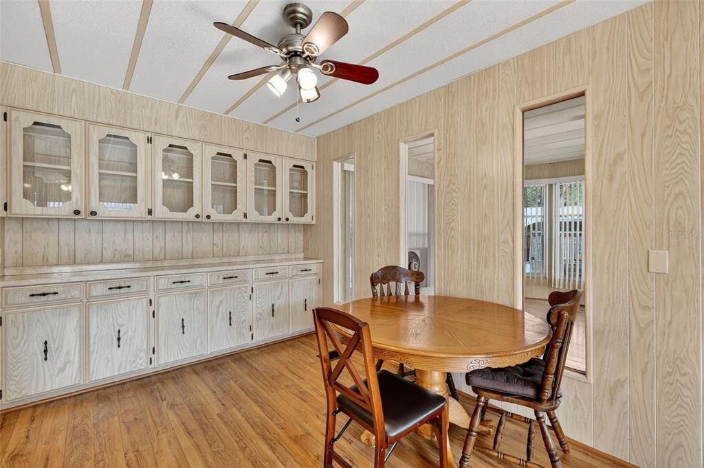 For Sale: $129,000 (2 beds, 2 baths, 1224 Square Feet)