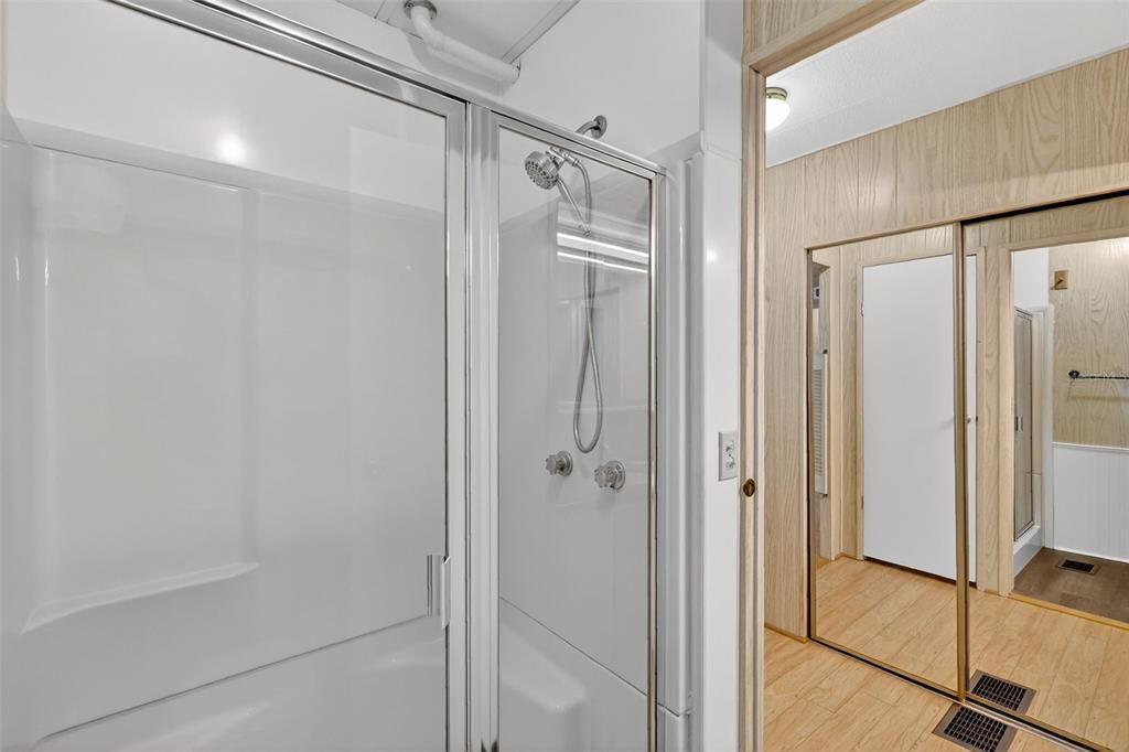 For Sale: $129,000 (2 beds, 2 baths, 1224 Square Feet)