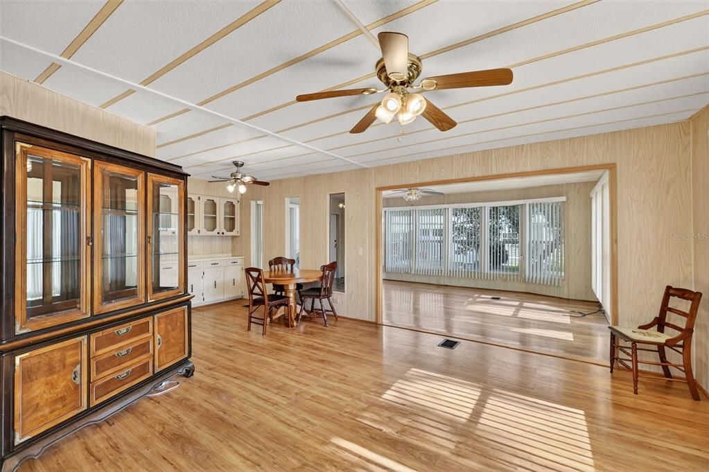 For Sale: $129,000 (2 beds, 2 baths, 1224 Square Feet)