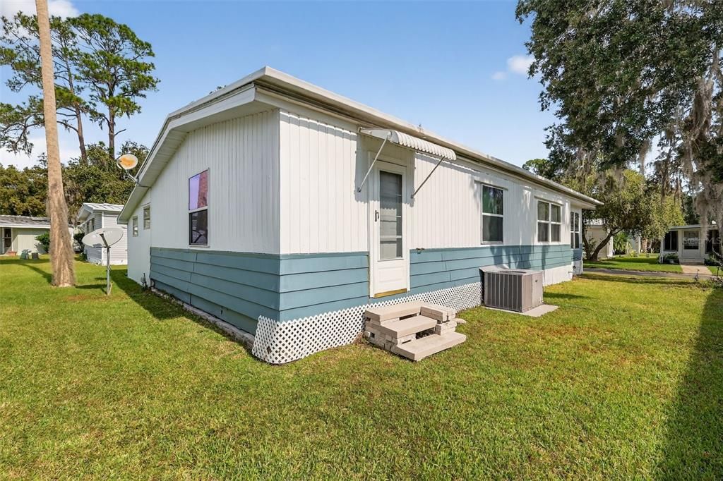 For Sale: $129,000 (2 beds, 2 baths, 1224 Square Feet)