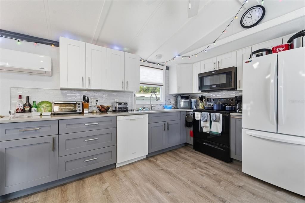 待售: $99,900 (2 贝兹, 1 浴室, 750 平方英尺)