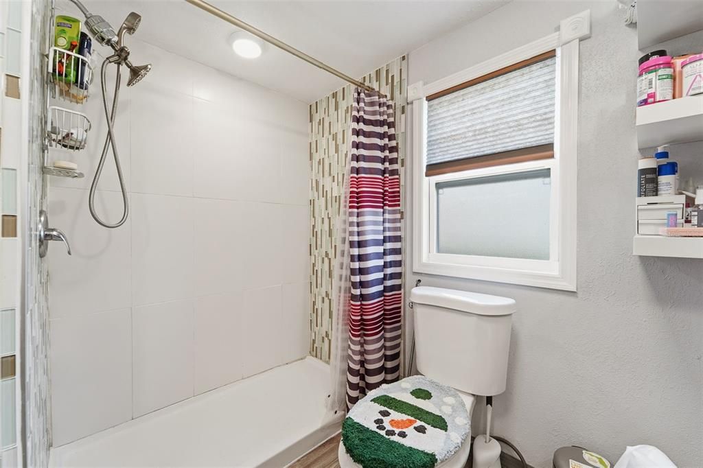 待售: $99,900 (2 贝兹, 1 浴室, 750 平方英尺)