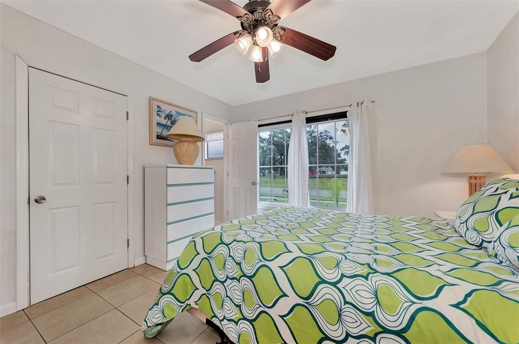 For Sale: $234,800 (2 beds, 2 baths, 912 Square Feet)