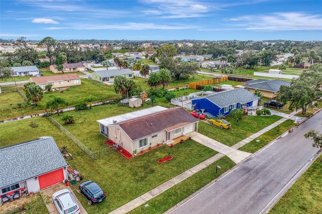 For Sale: $234,800 (2 beds, 2 baths, 912 Square Feet)