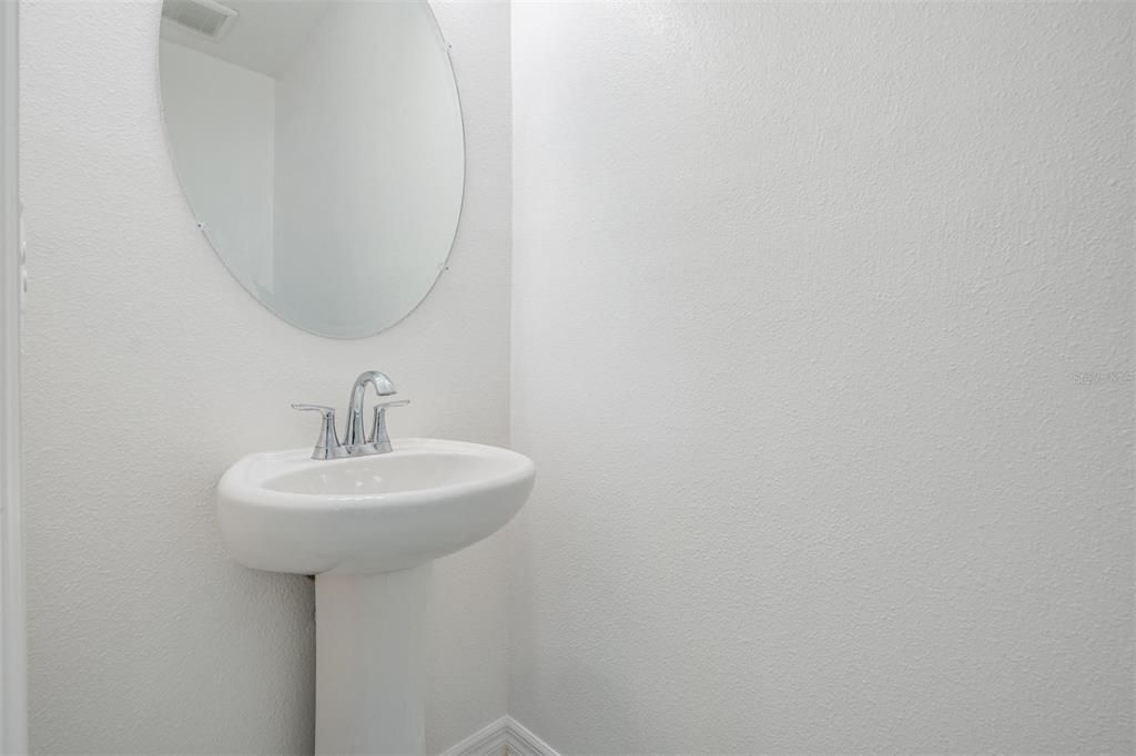 For Rent: $2,300 (3 beds, 2 baths, 1694 Square Feet)