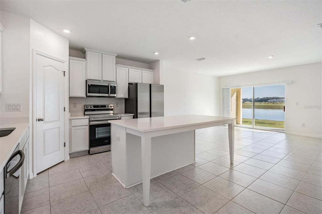 For Rent: $2,300 (3 beds, 2 baths, 1694 Square Feet)