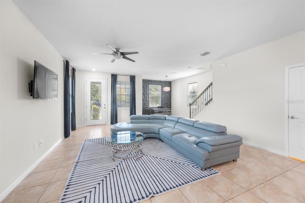 出租: $3,200 (3 贝兹, 2 浴室, 1712 平方英尺)