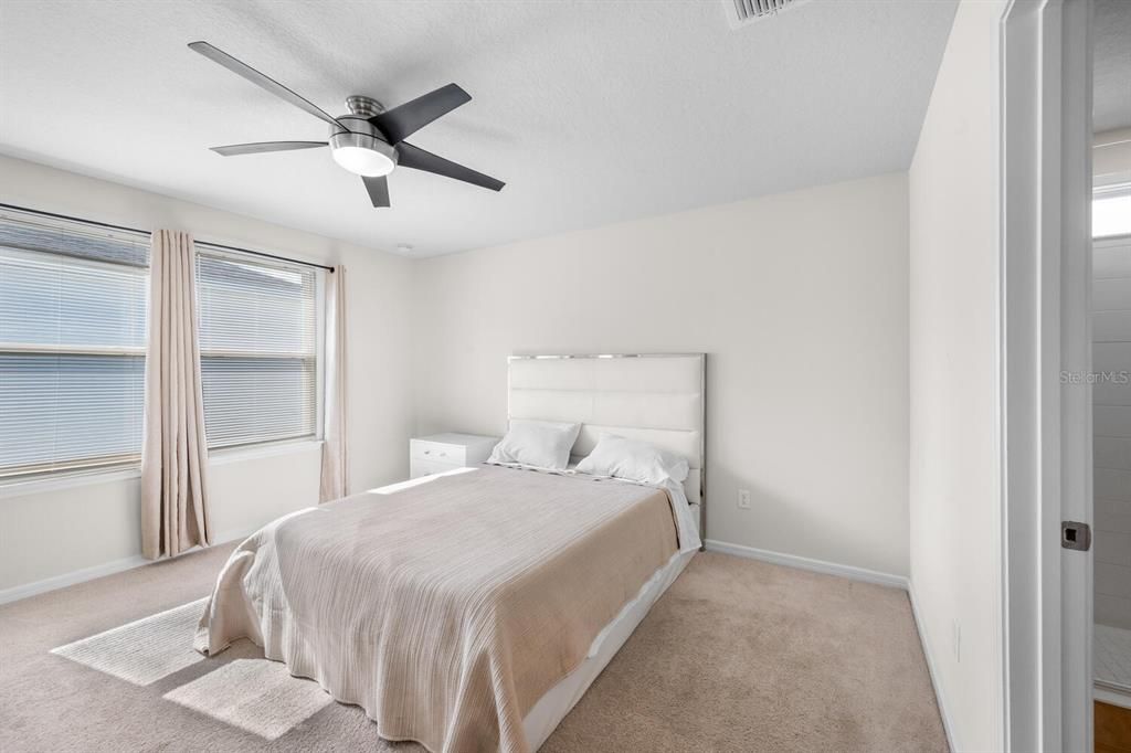 出租: $3,200 (3 贝兹, 2 浴室, 1712 平方英尺)