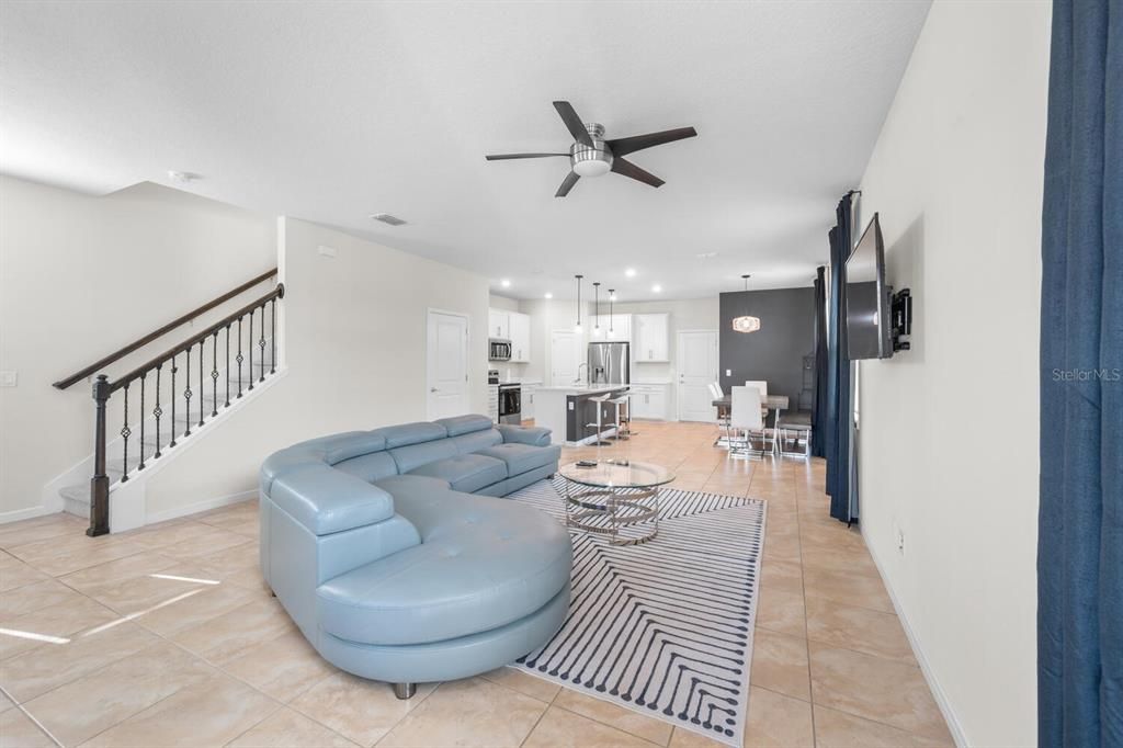 出租: $3,200 (3 贝兹, 2 浴室, 1712 平方英尺)