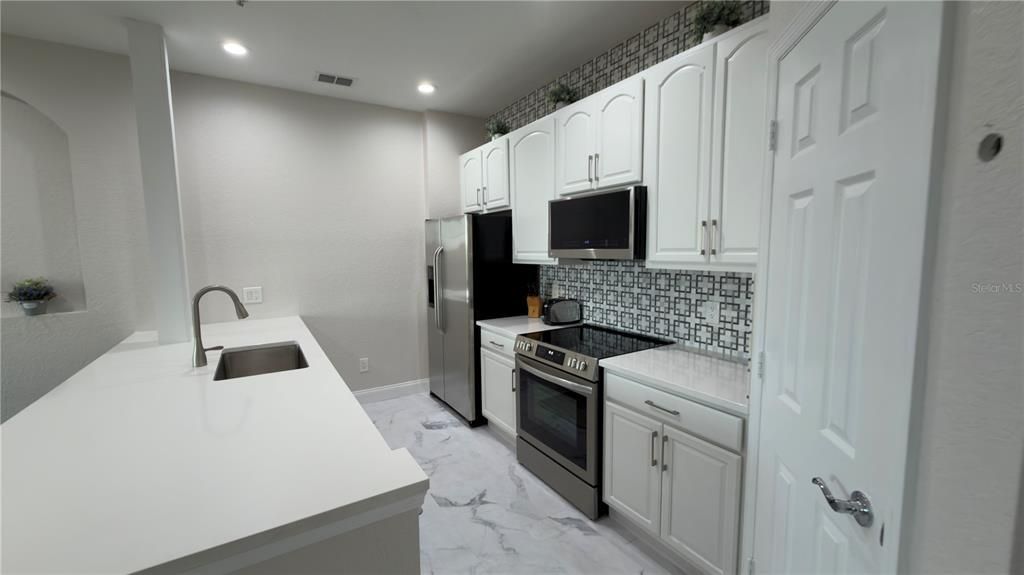 В аренду: $2,600 (3 спален, 2 ванн, 1247 Квадратных фут)