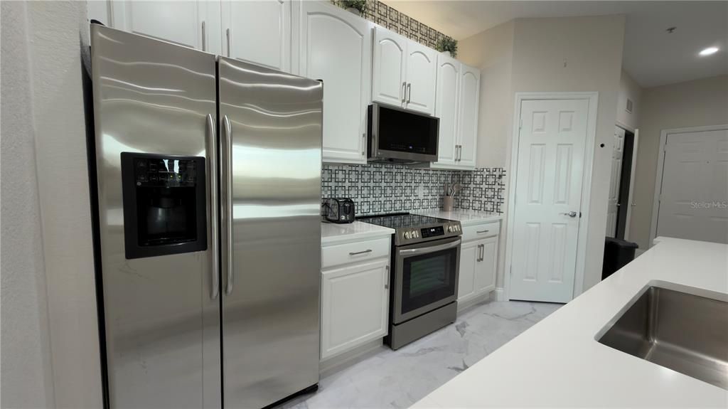 В аренду: $2,600 (3 спален, 2 ванн, 1247 Квадратных фут)