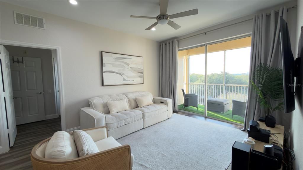 В аренду: $2,600 (3 спален, 2 ванн, 1247 Квадратных фут)