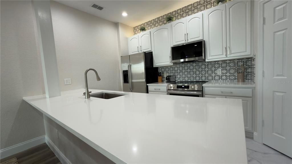 В аренду: $2,600 (3 спален, 2 ванн, 1247 Квадратных фут)