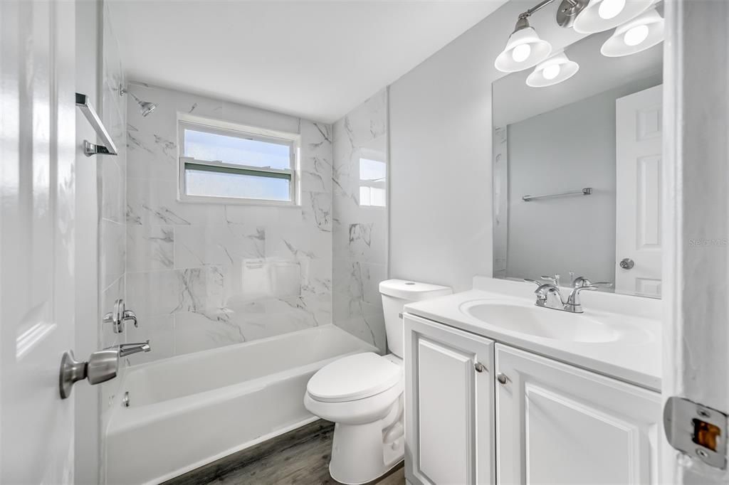 待售: $840,000 (10 贝兹, 0 浴室, 3278 平方英尺)