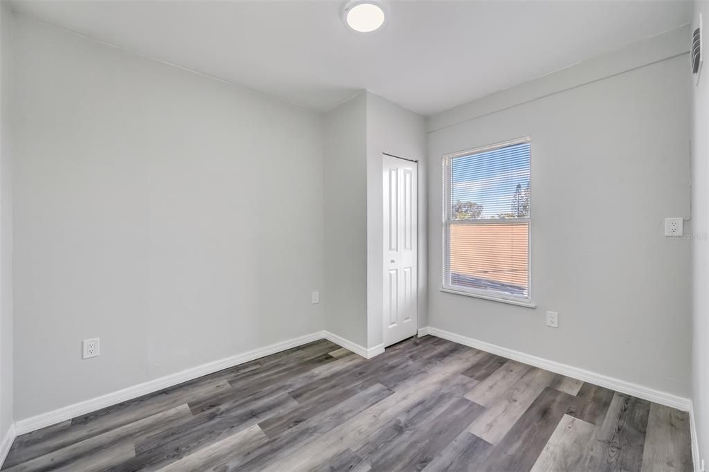 待售: $840,000 (10 贝兹, 0 浴室, 3278 平方英尺)