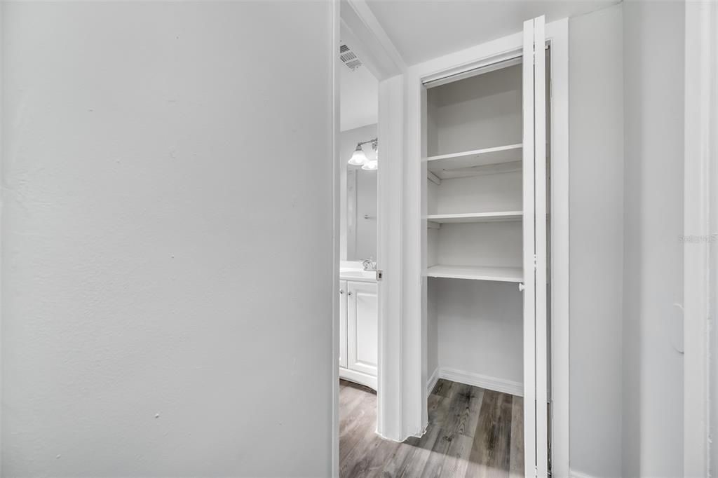 待售: $840,000 (10 贝兹, 0 浴室, 3278 平方英尺)